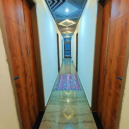 Hotel Shri Radha Rani Kripa Dham Mathura Esterno foto